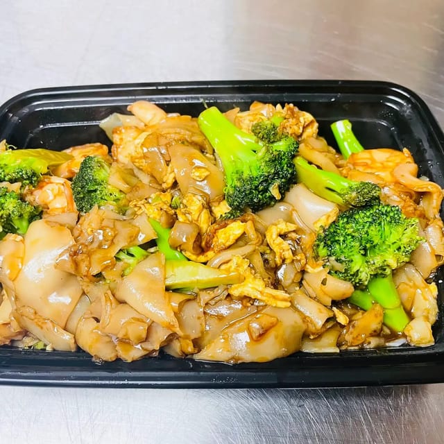 Pad See Eew Noodles.